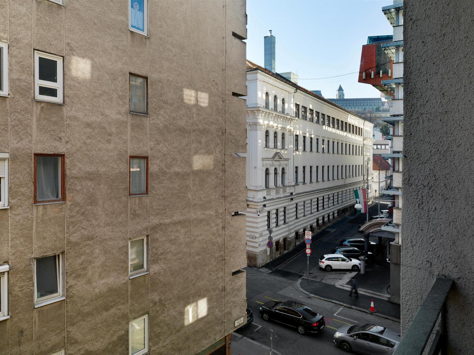 Black Baron Apartment