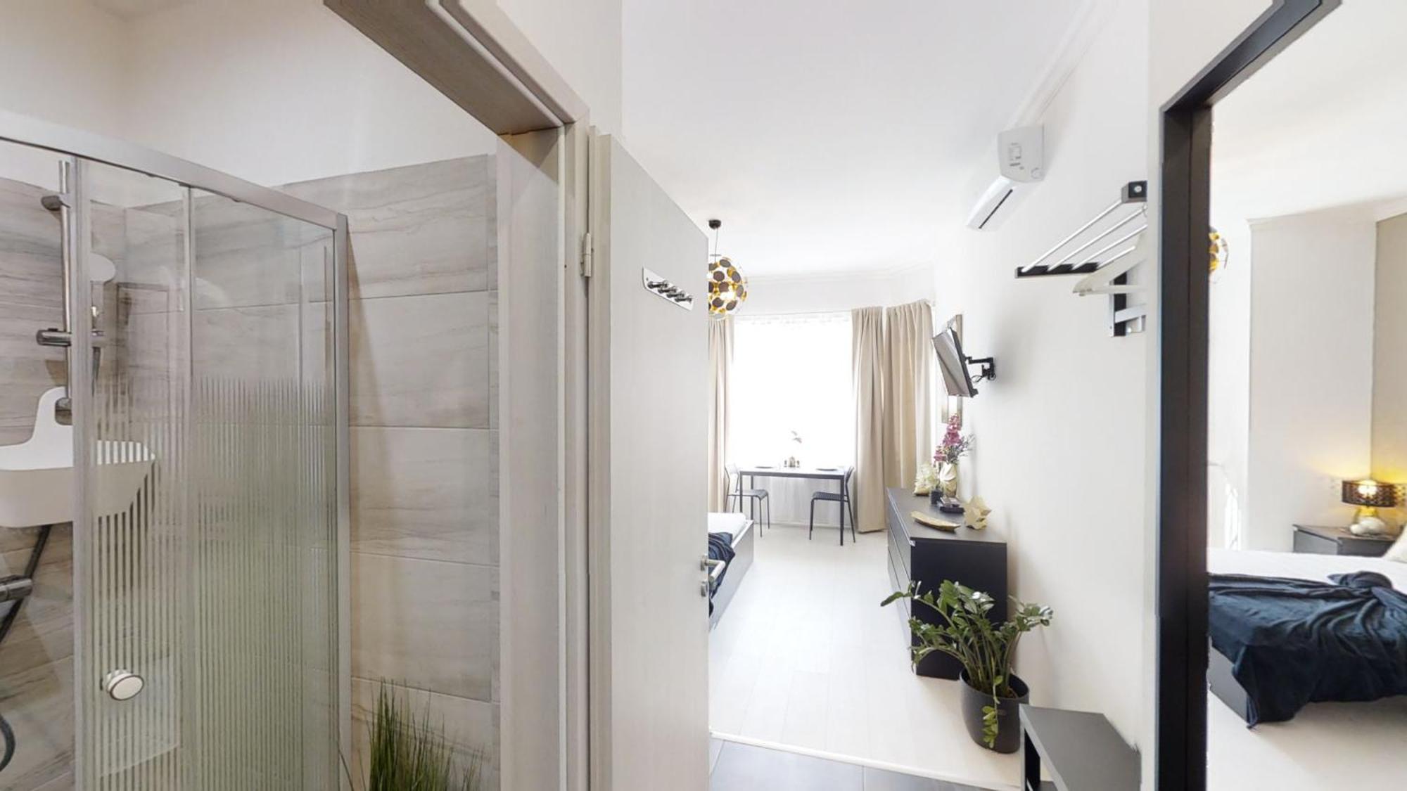 Black Baron Apartment